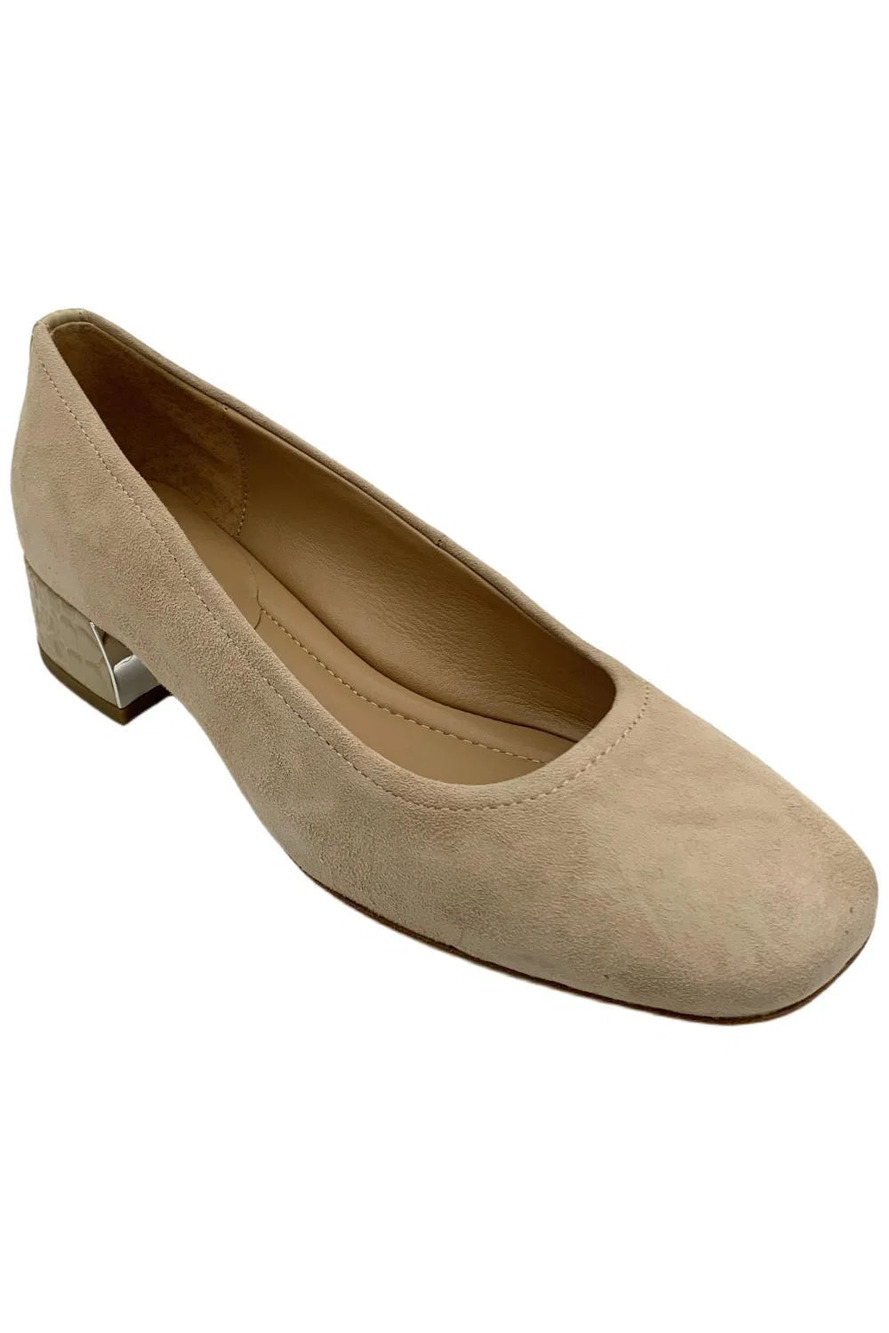 Donald Pliner Women's Drew Stretch Suede Slip-On Heel Sand - Medium